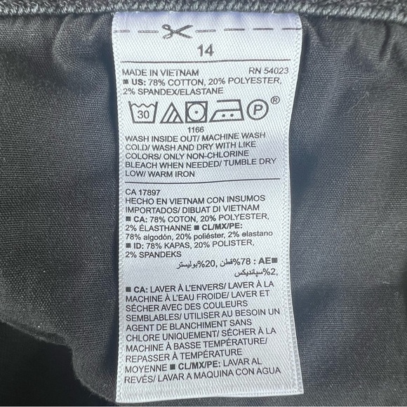 Old Navy Distressed Boyfriend Shorts Plus Size 14 Washed Black Stretch Raw Hem - Picture 7 of 7